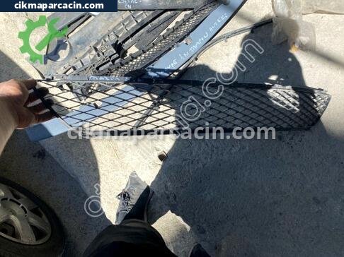 Mazda 626 Tampon Izgarası çıkma parça