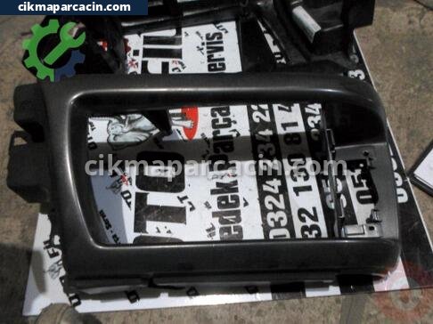 Mazda B-2500 Far Çerçevesi çıkma parça