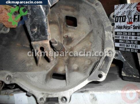 Mazda E-2200 Şanzıman çıkma parça