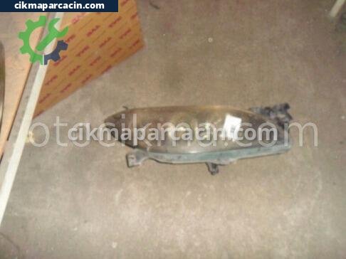 Mazda 3 Sağ Ön Far çıkma parça