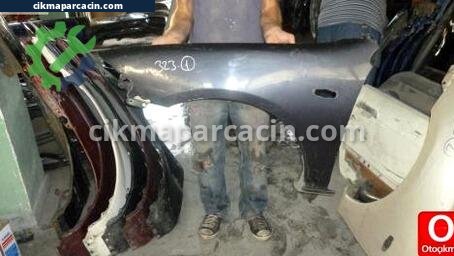 Mazda 323 Sol Ön Çamurluk çıkma parça