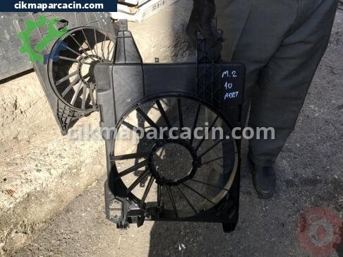 Renault Megane Davlumbaz çıkma parça