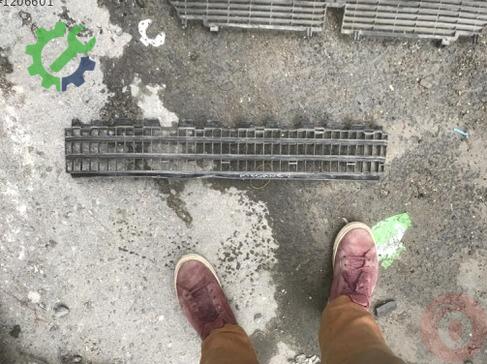 Renault Megane Tampon Izgarası çıkma parça