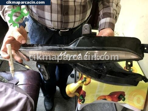Renault Megane Sinyal çıkma parça