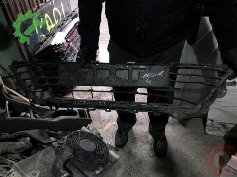 Renault Megane Tampon Izgarası çıkma parça