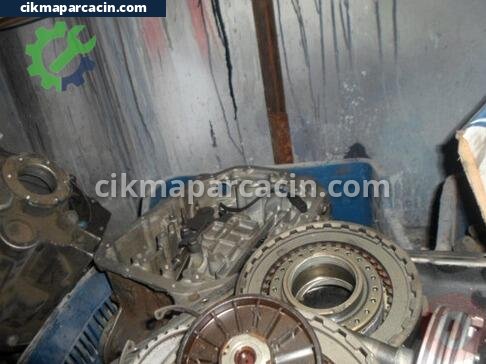 Mercedes-Benz 240 Manuel Şanzıman çıkma parça