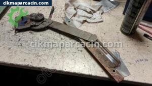 MERCEDES 115 KASA ARKA SOL  KAPI CAM KRİKOSU