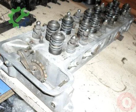 Mercedes-Benz 250 Silindir Kapak çıkma parça