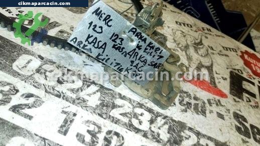 Mercedes-Benz C Serisi Sağ Arka Kapı Kilidi çıkma parça