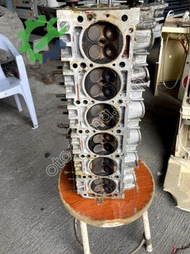 Mercedes-Benz 320 Silindir Kapağı 1040161601 çıkma parça