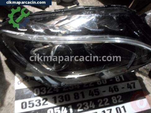 Mercedes-Benz 200 Sağ Ön Far çıkma parça