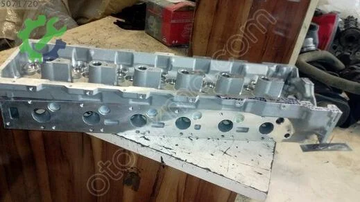 Mercedes-Benz 220 Silindir Kapağı 210-211-221-220 çıkma parça