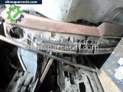 Mitsubishi Galant Göğüs çıkma parça
