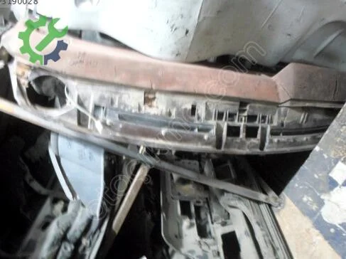 Mitsubishi Galant Göğüs çıkma parça