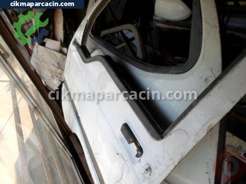 Mitsubishi L200 Sol Ön Kapı çıkma parça