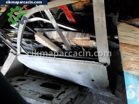 Mitsubishi L200 Sol Ön Kapı çıkma parça