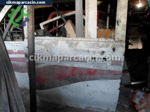 Mitsubishi L200 Sol Arka Kapı çıkma parça
