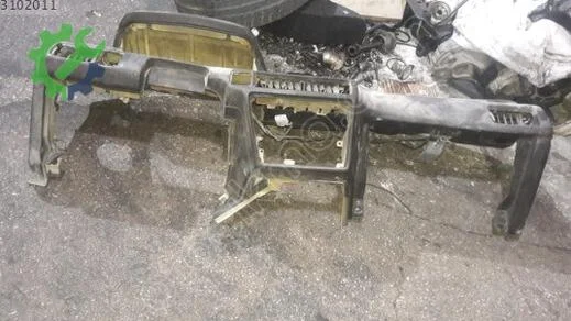 Mitsubishi Galant Göğüs çıkma parça