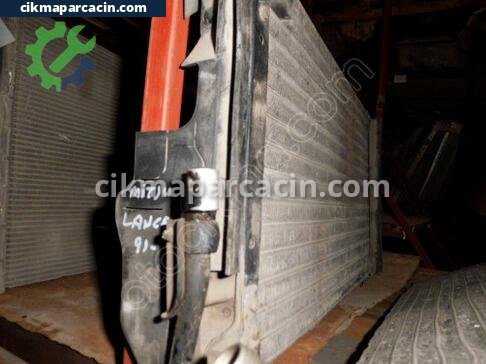 Mitsubishi Pick Up Su Radyatörü çıkma parça