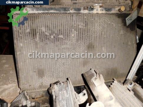 Mitsubishi Lancer Su Radyatörü çıkma parça
