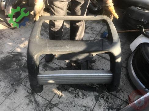 Nissan Navara Ön Tampon Demiri çıkma parça