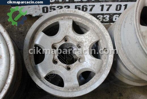 Nissan Pick-up Jant çıkma parça