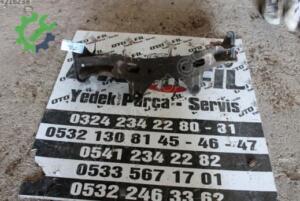 NİSSAN ALTİMA CA20 2.0  2001 ALT ŞASE TRAVERSİ