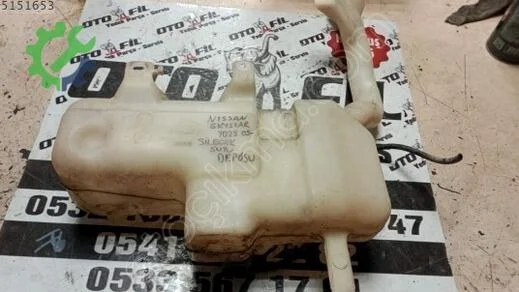 Nissan Skystar Cam Suyu Deposu çıkma parça