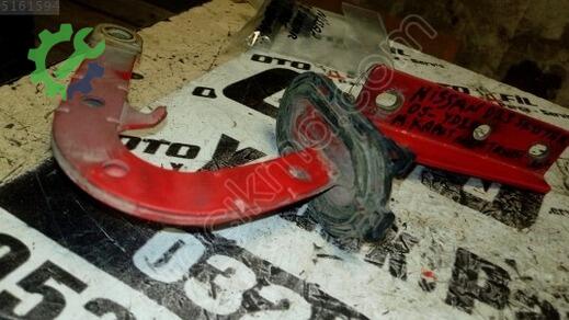 Nissan Skystar Kaput Menteşesi çıkma parça