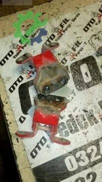 Nissan Skystar Sol Arka Kapı Menteşesi çıkma parça