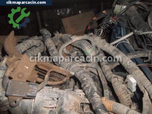 Nissan Pathfinder Motor Tesisatı çıkma parça