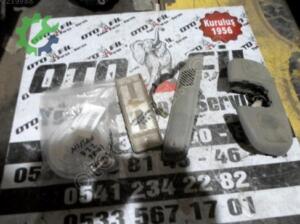 NİSSAN PATHFİNDER / D21 / D22 TAVAN LAMBALARI ÇIKMA