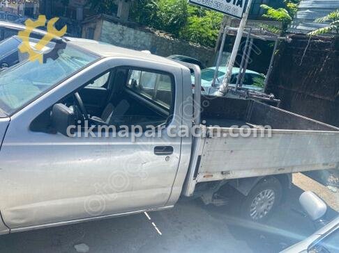 Nissan Pick-up çıkma parça