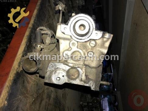 Nissan Sunny Silindir Kapağı çıkma parça