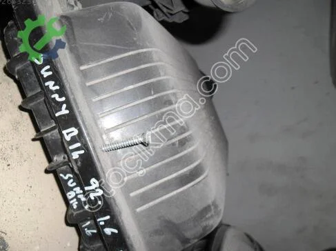 Nissan Sunny Hava Filtresi Kutusu çıkma parça