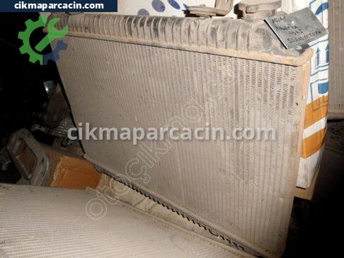 Nissan Vanetto Su Radyatörü çıkma parça