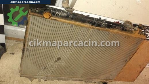 Nissan Vanetto Su Radyatörü çıkma parça