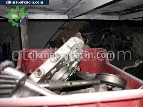 Isuzu NPR Şanzıman Komple çıkma parça