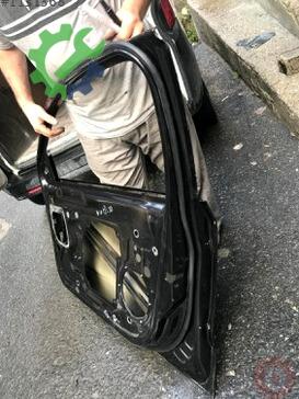 Skoda Octavia Sağ Ön Kapı çıkma parça