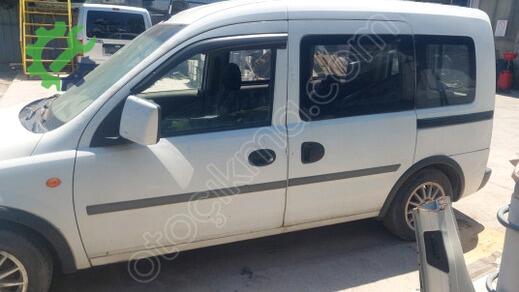 Opel Combo Ön Kapı çıkma parça