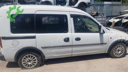 Opel Combo Ön Kapı çıkma parça