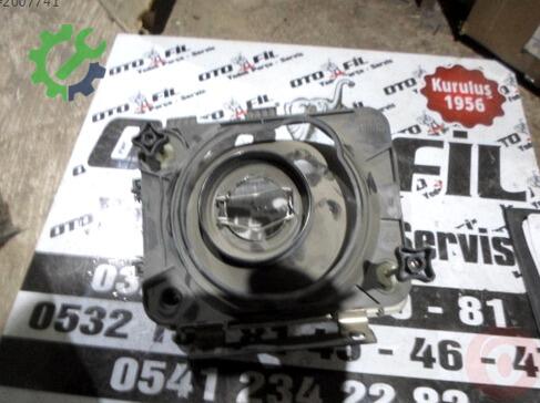 Opel Corsa Sağ Ön Far çıkma parça