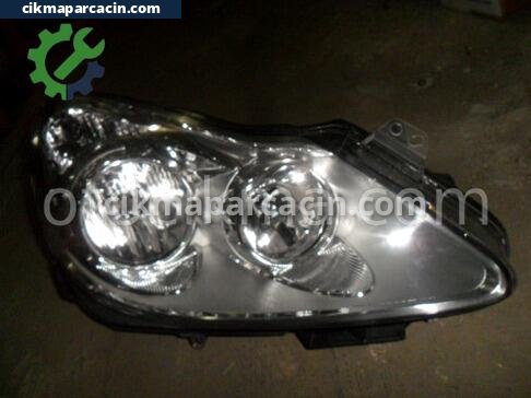 Opel Corsa Sağ Ön Far çıkma parça