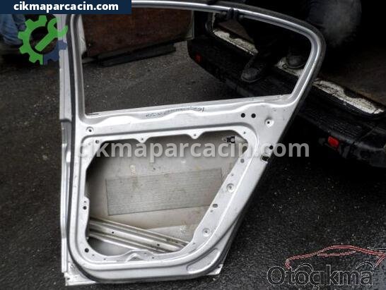 Volkswagen Passat Sağ Arka Kapı çıkma parça