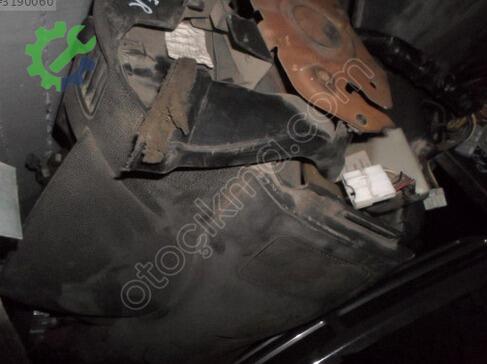 Nissan Pathfinder Göğüs çıkma parça
