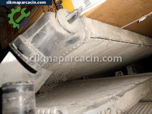 Peugeot 406 Su Radyatörü çıkma parça