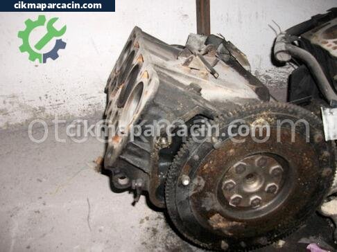 Peugeot 504 Motor Komple çıkma parça