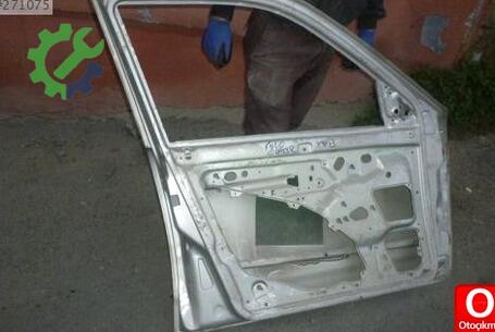 Volkswagen Polo Sol Ön Kapı çıkma parça