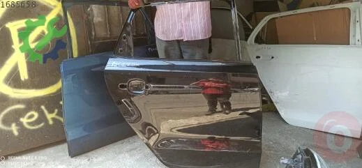 Volkswagen Polo Sağ Arka Kapı çıkma parça