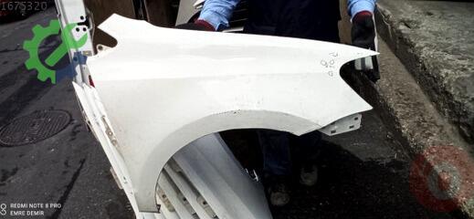 Volkswagen Polo Ön Çamurluk çıkma parça